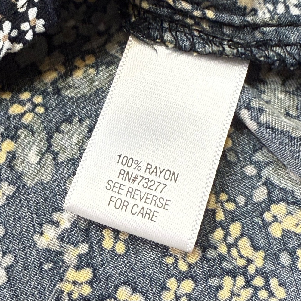 Croft & Barrow Black Floral Short Sleeve Top - Size Large - Picture 8 of 13